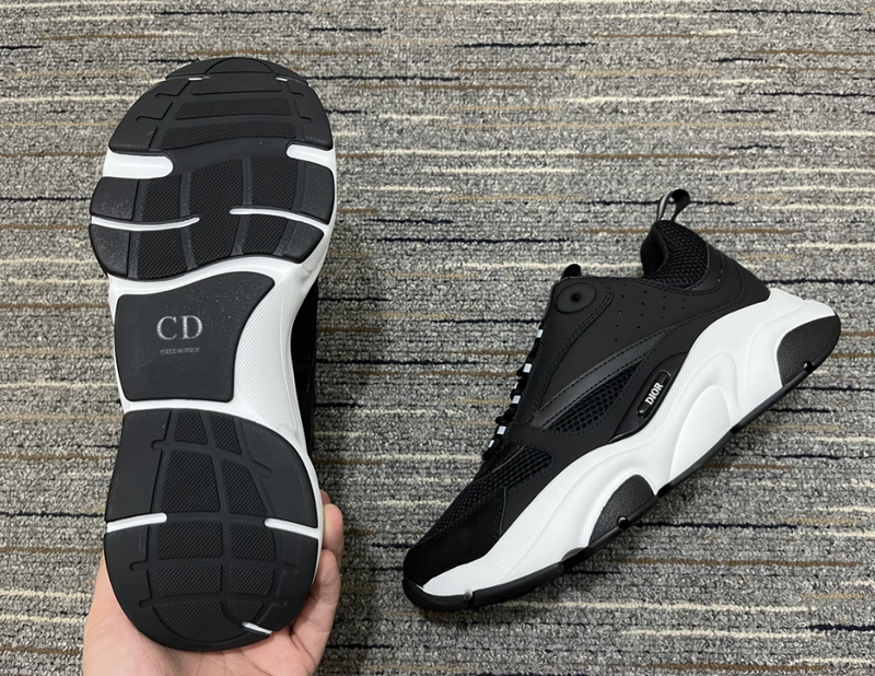 B22 Low-Top Performance Sneakers – Black & White
