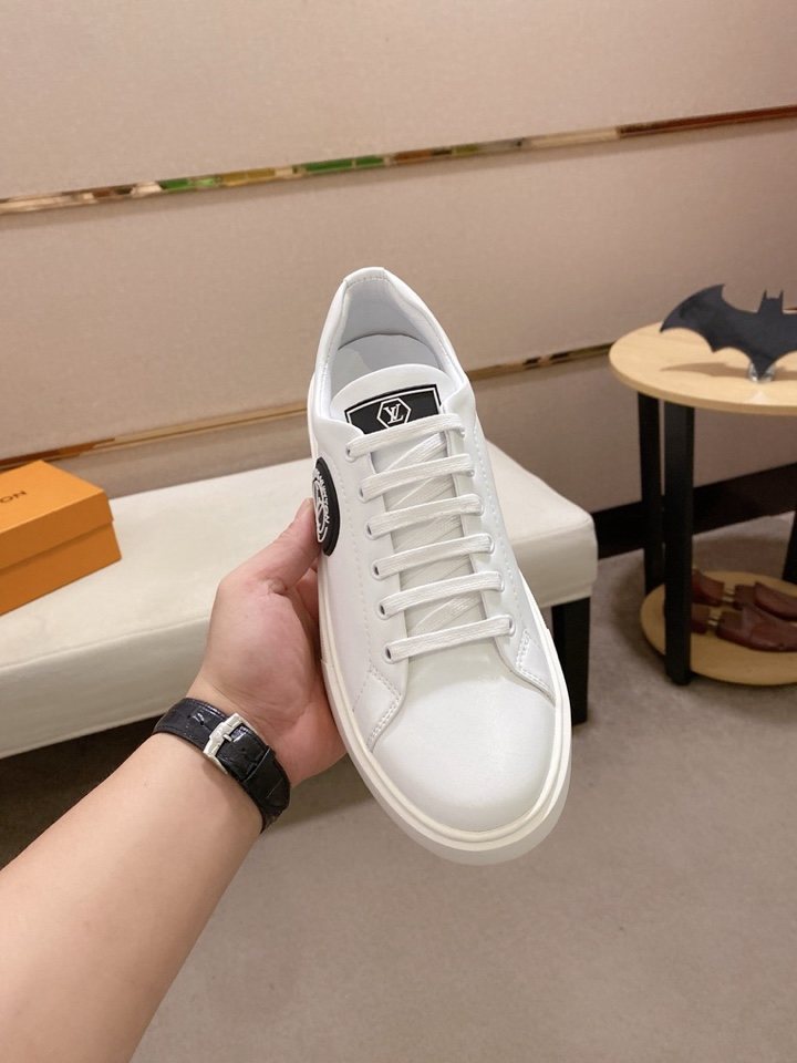 Louis Vuitton Emblem Low-Top Sneakers